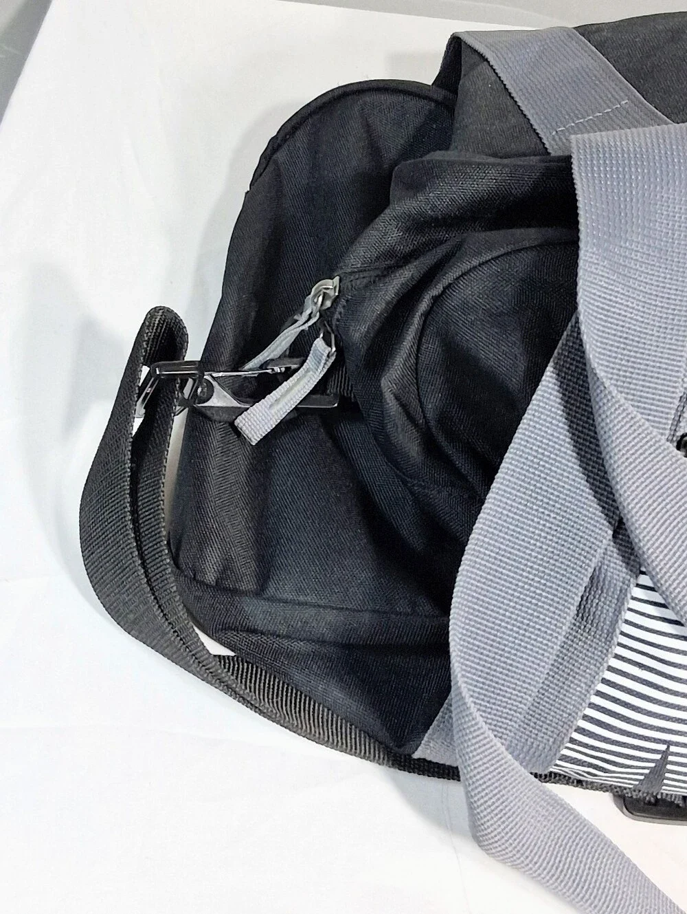 Black & Gray Nike Gym Club Duffle Socer Fitness Yoga Running Back to School Bag